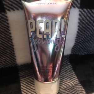 Perfectly Posh Pearlfectionist face mask